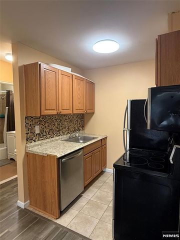 245 Anderson Street 4i, Hackensack, NJ 07601