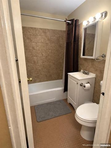 245 Anderson Street 4i, Hackensack, NJ 07601