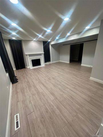 2601 Illinois Avenue, Flint, MI 48506