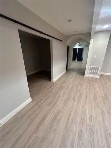 2601 Illinois Avenue, Flint, MI 48506