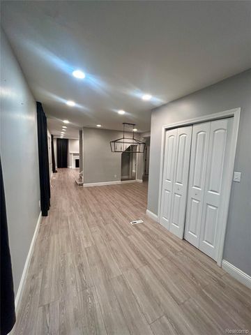 2601 Illinois Avenue, Flint, MI 48506