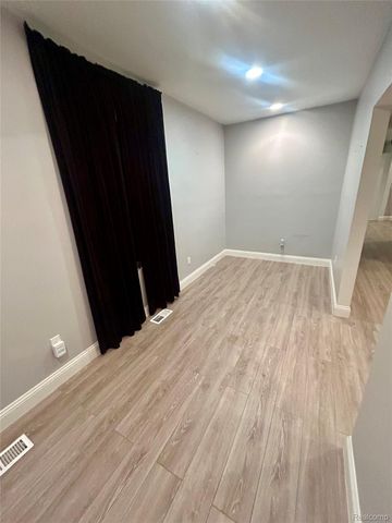 2601 Illinois Avenue, Flint, MI 48506