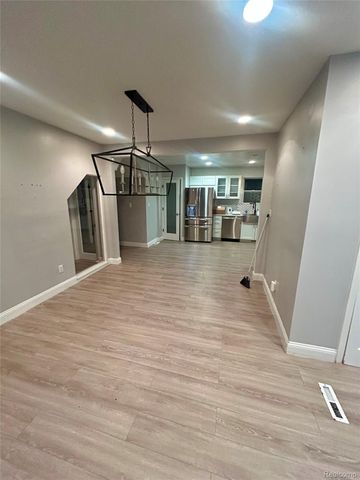 2601 Illinois Avenue, Flint, MI 48506