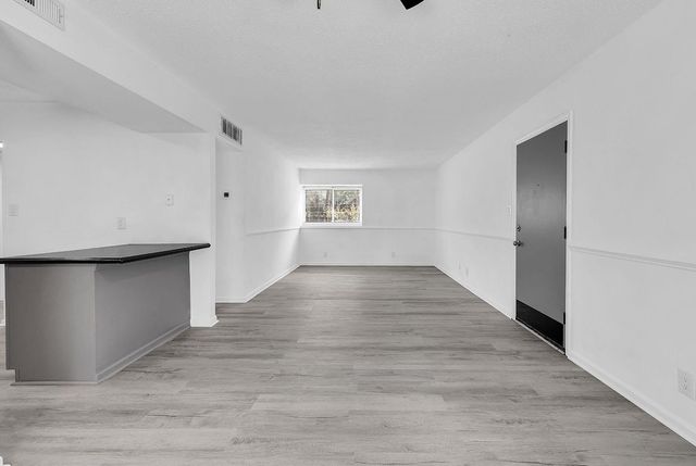 10301 N Kings Hwy Apt 6-3, Myrtle Beach, SC 29572