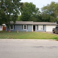 813 Hackamore Street, White Settlement, TX 76108