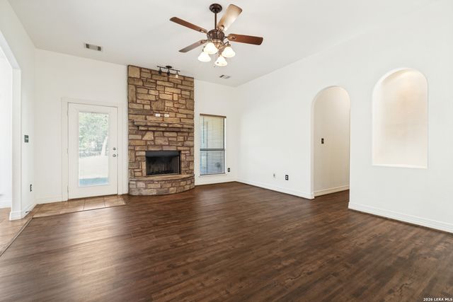 1490 Deep Water DR, Spring Branch, TX 78070