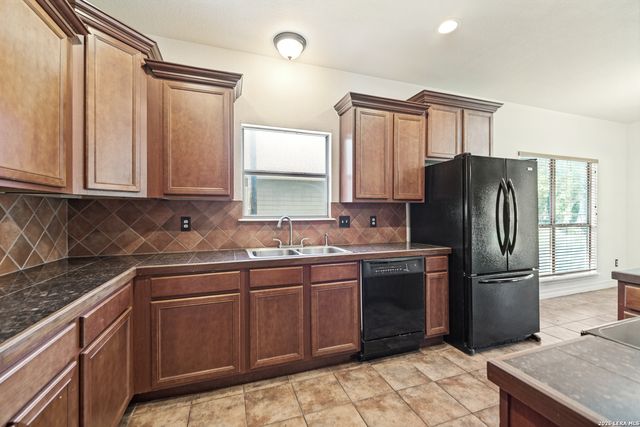 1490 Deep Water DR, Spring Branch, TX 78070