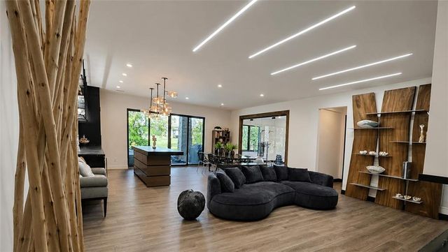 8826 McCoy Street, Lenexa, KS 66227