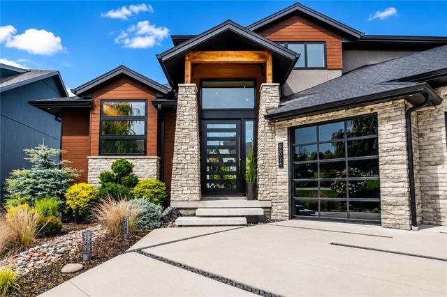 8826 McCoy Street, Lenexa, KS 66227