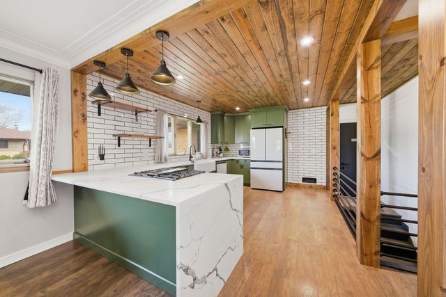 908 Curtis Avenue, Joliet, IL 60435