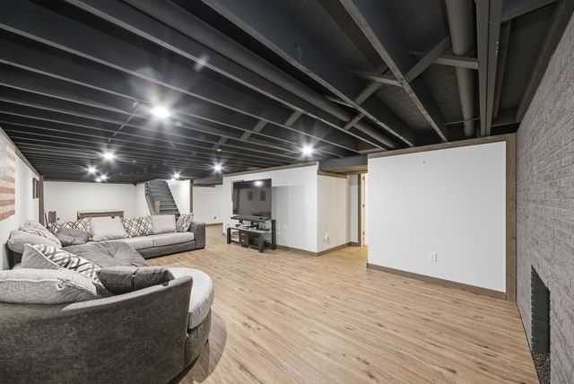 908 Curtis Avenue, Joliet, IL 60435