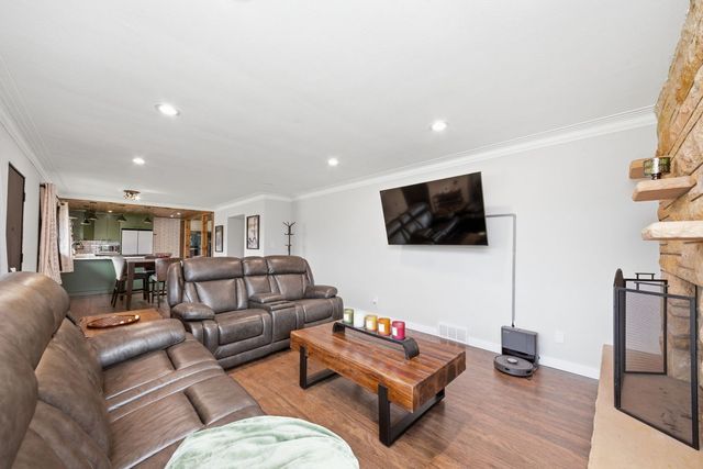 908 Curtis Avenue, Joliet, IL 60435