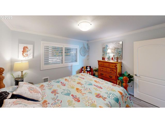 1303 MOORE St 102, Brookings, OR 97415