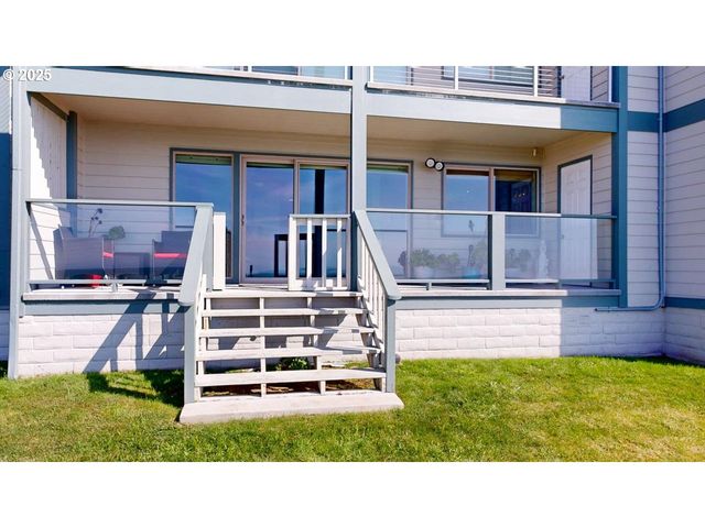 1303 MOORE St 102, Brookings, OR 97415