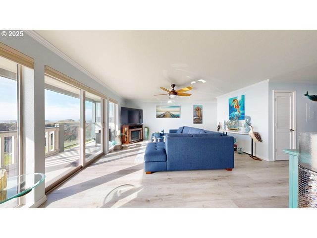1303 MOORE St 102, Brookings, OR 97415