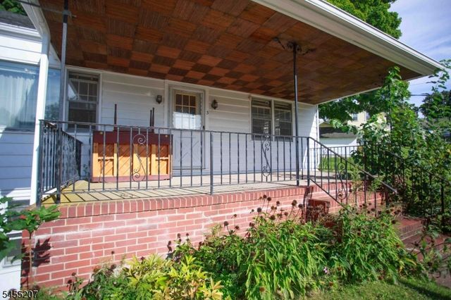 3 Linden Ave, Stanhope Boro, NJ 07874