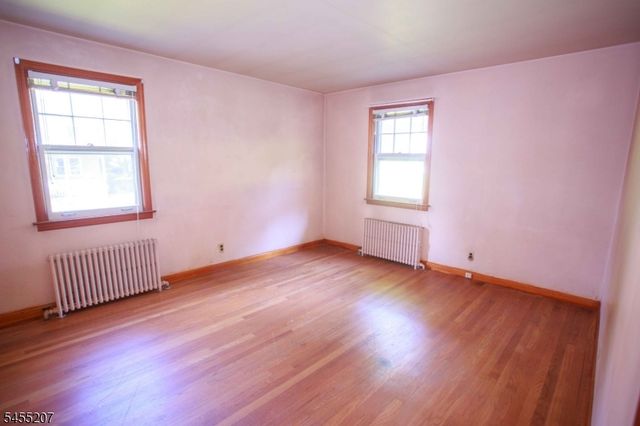 3 Linden Ave, Stanhope Boro, NJ 07874
