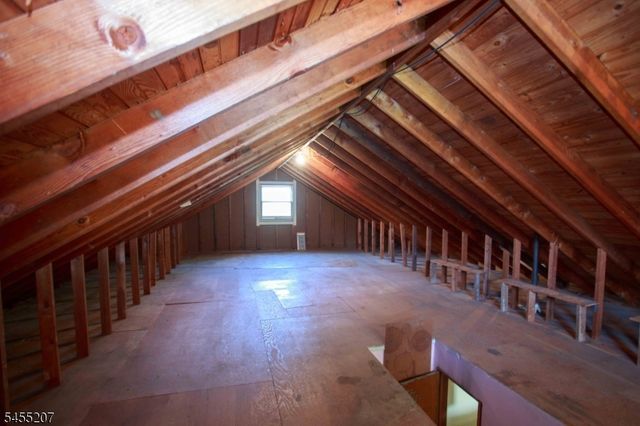3 Linden Ave, Stanhope Boro, NJ 07874