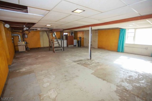 3 Linden Ave, Stanhope Boro, NJ 07874