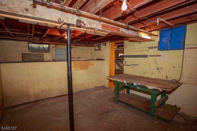 3 Linden Ave, Stanhope Boro, NJ 07874