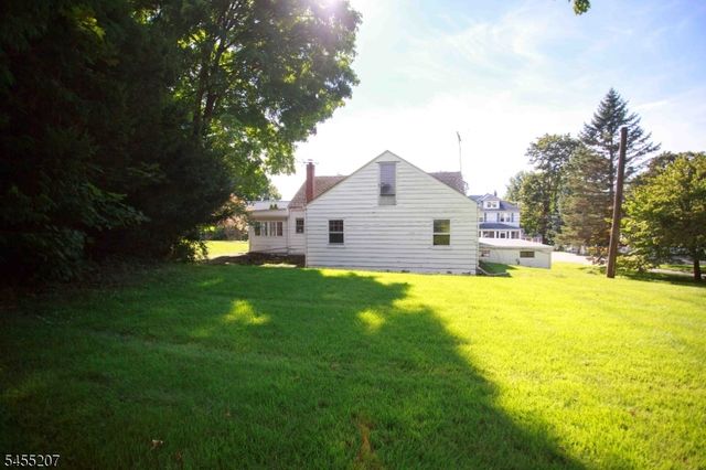 3 Linden Ave, Stanhope Boro, NJ 07874