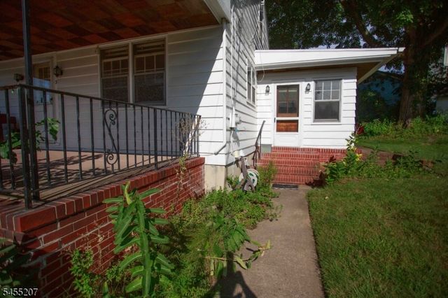 3 Linden Ave, Stanhope Boro, NJ 07874