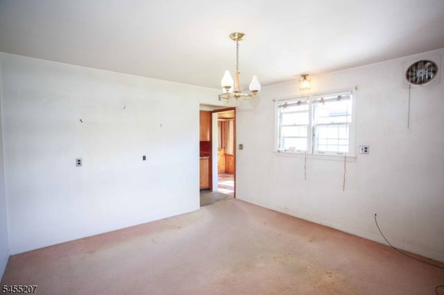 3 Linden Ave, Stanhope Boro, NJ 07874