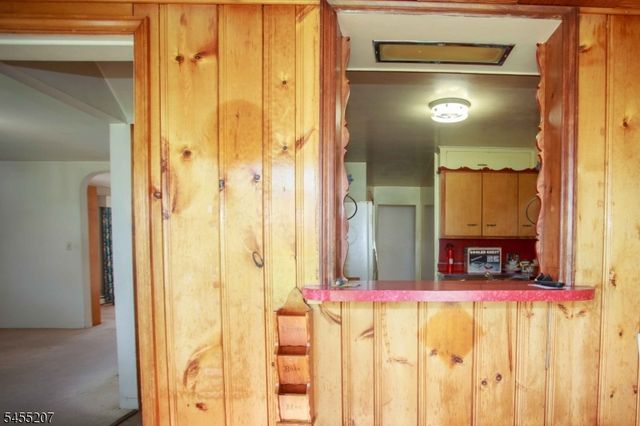 3 Linden Ave, Stanhope Boro, NJ 07874