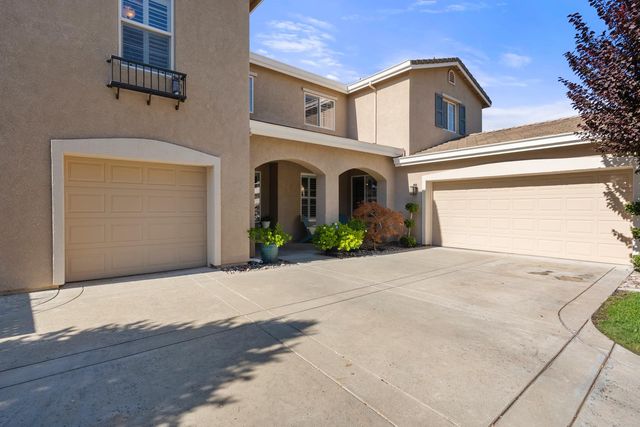 736 JONABEL Way, Oakdale, CA 95361