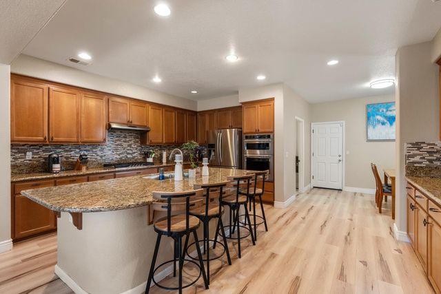 736 JONABEL Way, Oakdale, CA 95361