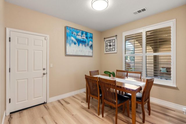 736 JONABEL Way, Oakdale, CA 95361