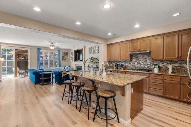 736 JONABEL Way, Oakdale, CA 95361