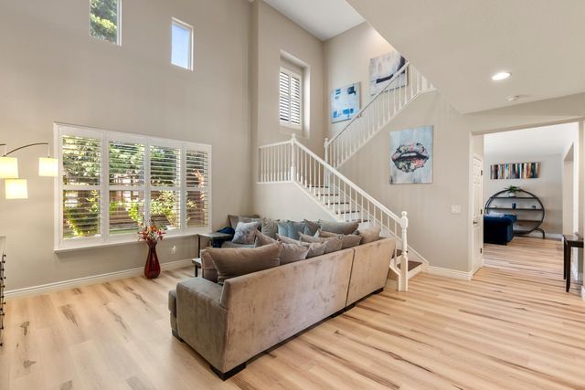 736 JONABEL Way, Oakdale, CA 95361