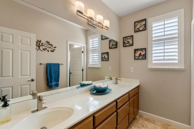 736 JONABEL Way, Oakdale, CA 95361