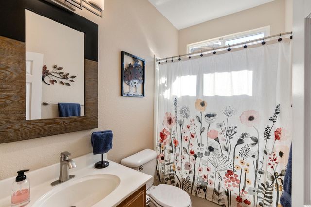 736 JONABEL Way, Oakdale, CA 95361