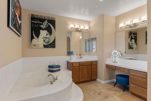 736 JONABEL Way, Oakdale, CA 95361