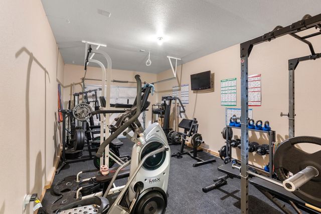 736 JONABEL Way, Oakdale, CA 95361