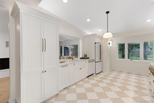 30360 Kincardine Road, Franklin Village, MI 48025