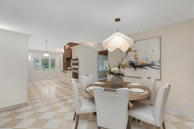 30360 Kincardine Road, Franklin Village, MI 48025