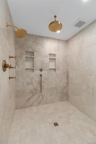 30360 Kincardine Road, Franklin Village, MI 48025