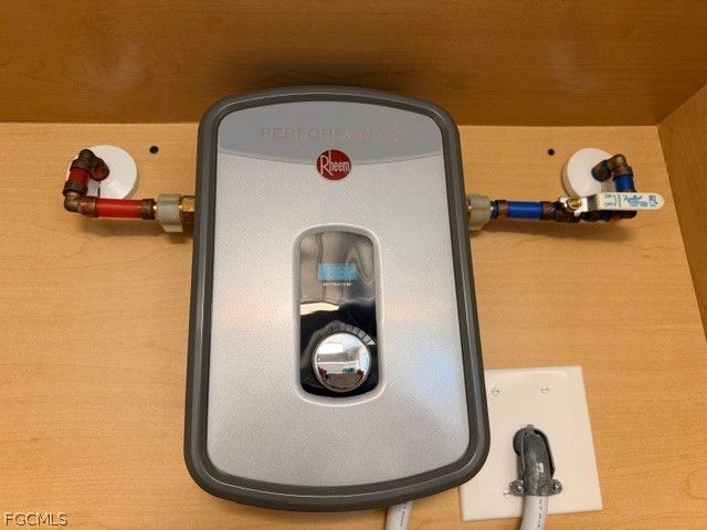 10329 Fire Flag TRL, Fort Myers, FL 33905