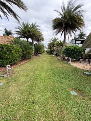 10329 Fire Flag TRL, Fort Myers, FL 33905