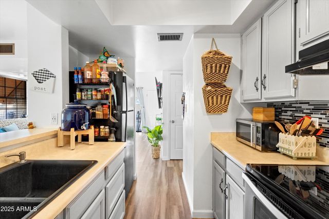 1430 W LA JOLLA Drive, Tempe, AZ 85282