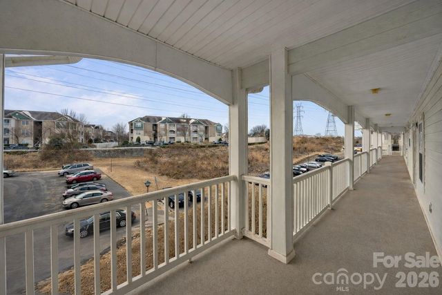 9285 Meadow Vista Road, Charlotte, NC 28213