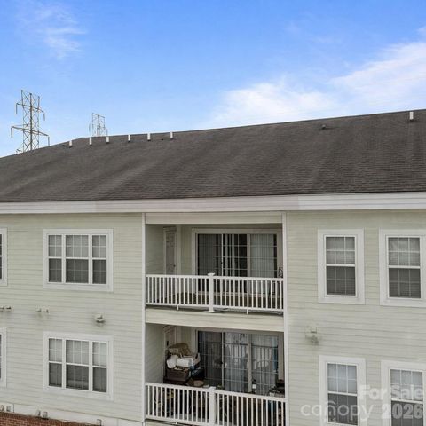 9285 Meadow Vista Road, Charlotte, NC 28213