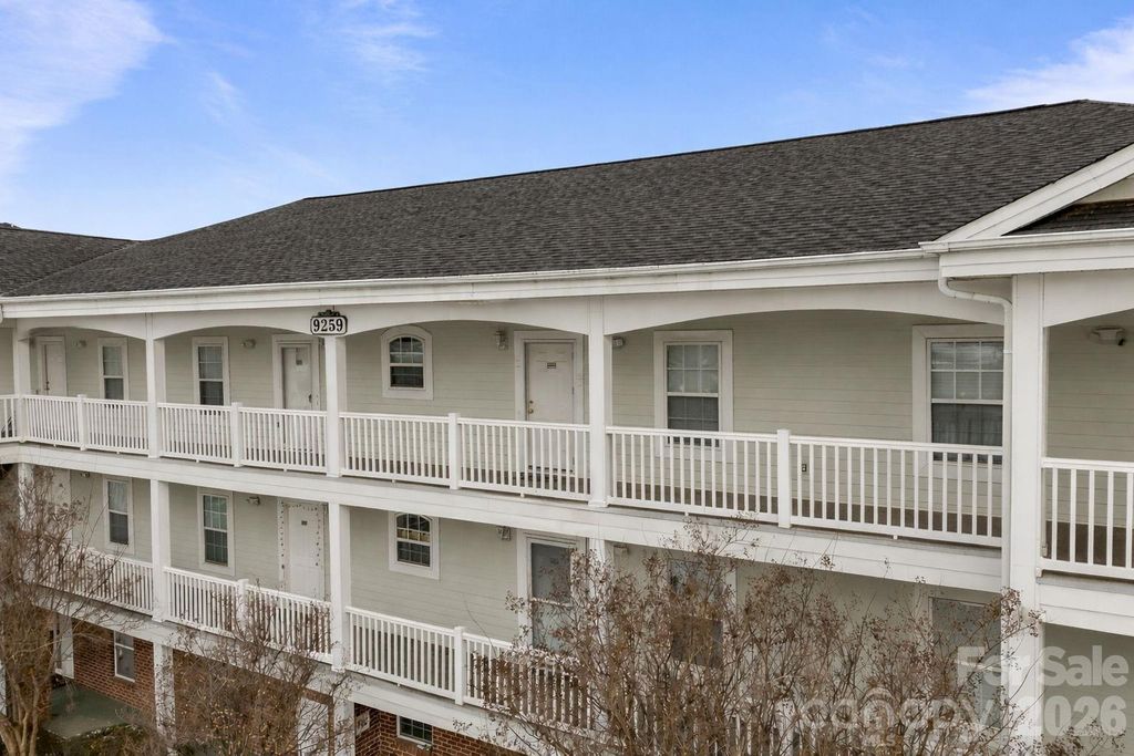 9285 Meadow Vista Road, Charlotte, NC 28213