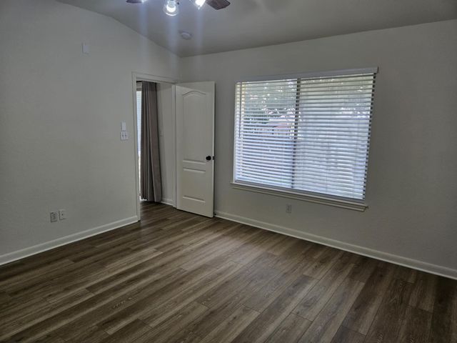 2002 CASPIAN CV, Round Rock, TX 78665