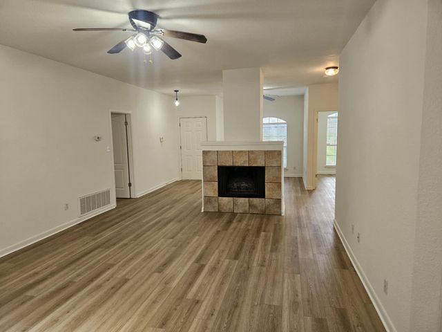 2002 CASPIAN CV, Round Rock, TX 78665