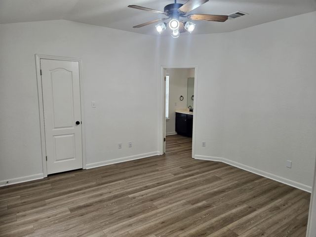 2002 CASPIAN CV, Round Rock, TX 78665