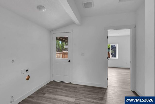 656 Hall St, Woodburn, OR 97071